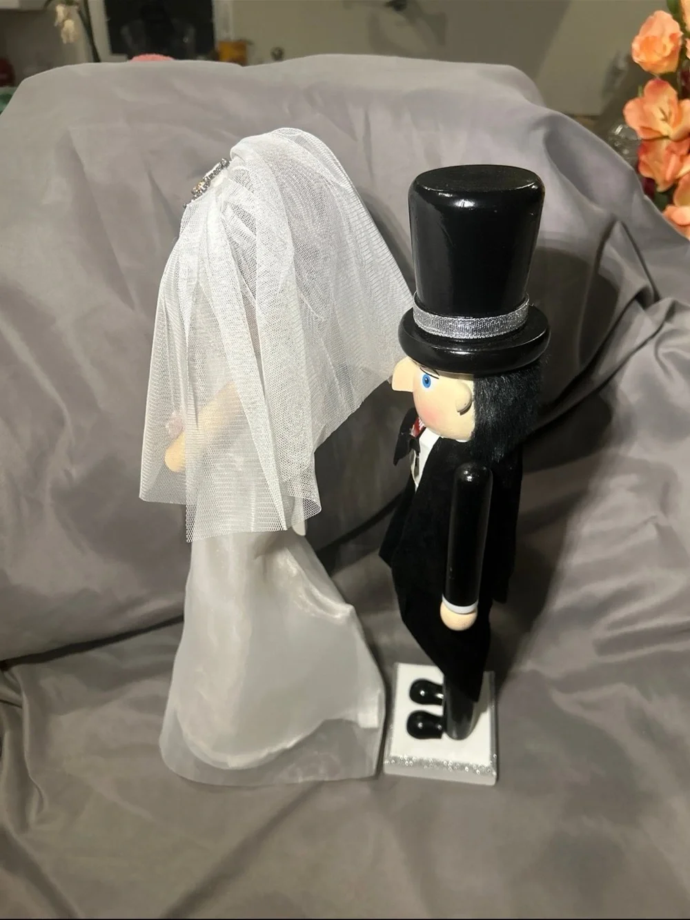 16-inch Bride and Groom Wedding Nutcracker Set